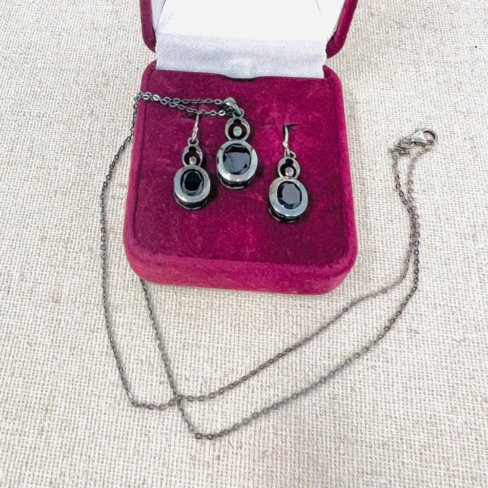 Sterling SilverDark Red Garnet Necklace and Earring Set
